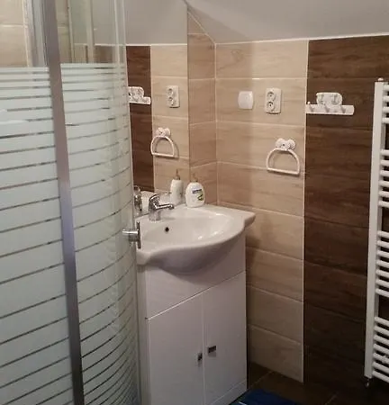 Porcelan Vendeghaz Hollohaza